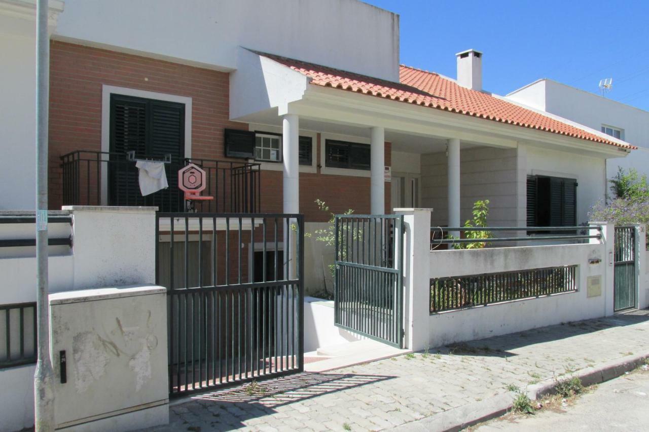 Residencial Marialva Park Hotel Corroios Bagian luar foto