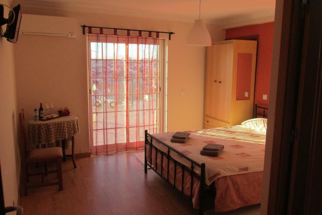Residencial Marialva Park Hotel Corroios Bagian luar foto